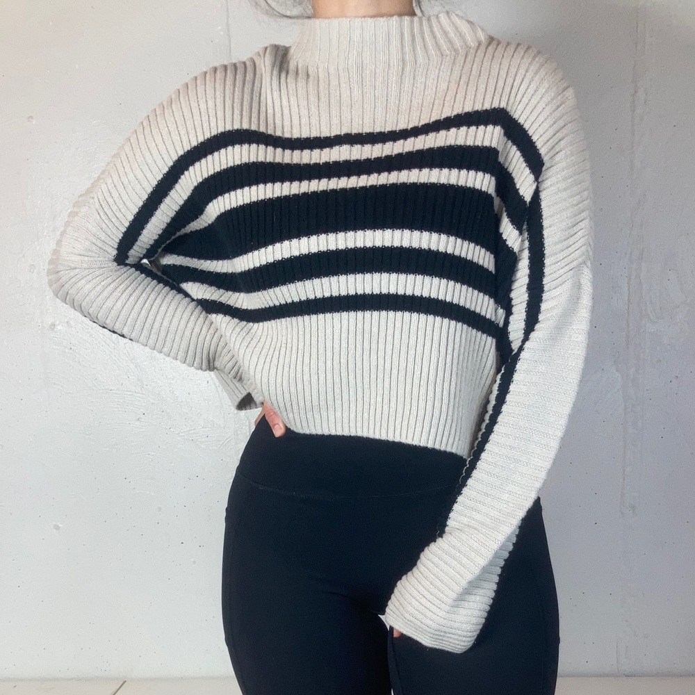 Hollister Neutral Tan Mockneck Sweater with Contrast Black Stripes